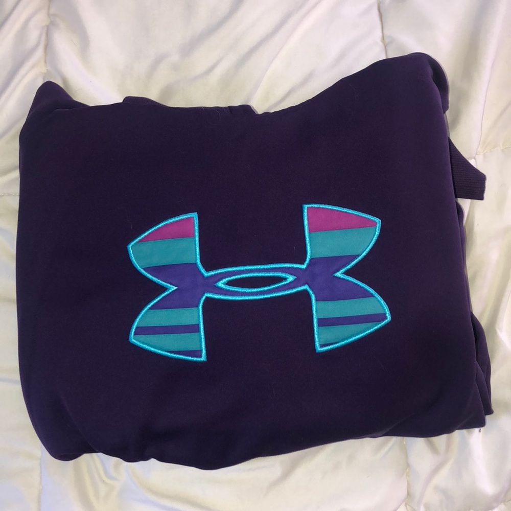 Under Armor sweatshirt